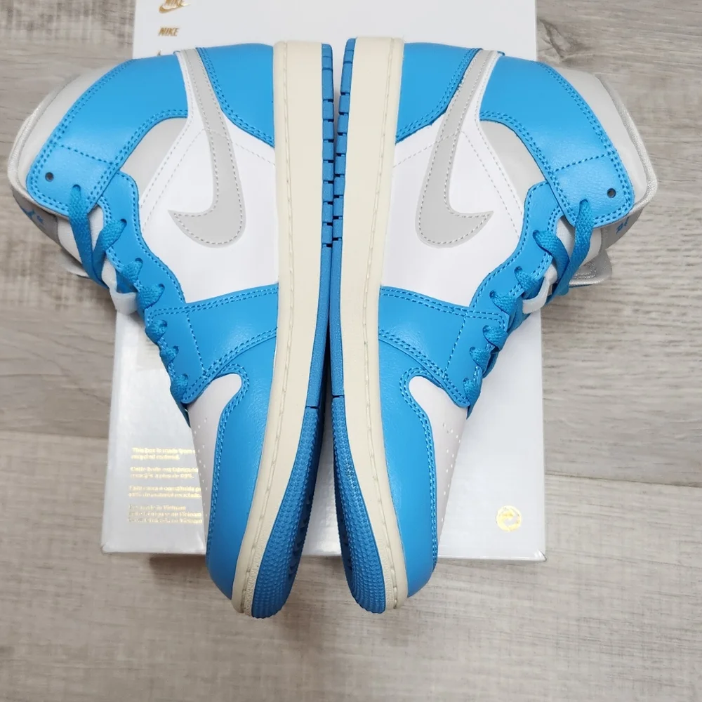 SOLD!!Jordan 1 Mid Powder Blue - Picture 2 of 5